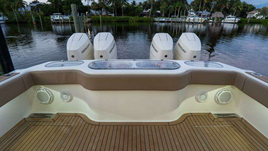 43 HTX 43ft Front Runner Yacht For Sale