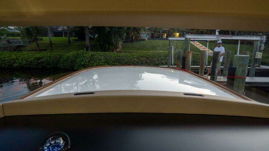 43 HTX 43ft Front Runner Yacht For Sale