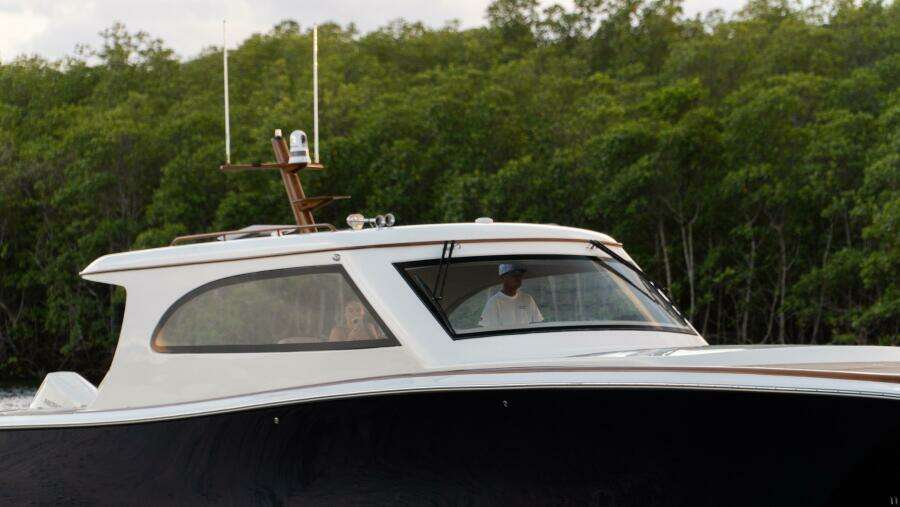 43 HTX 43ft Front Runner Yacht For Sale