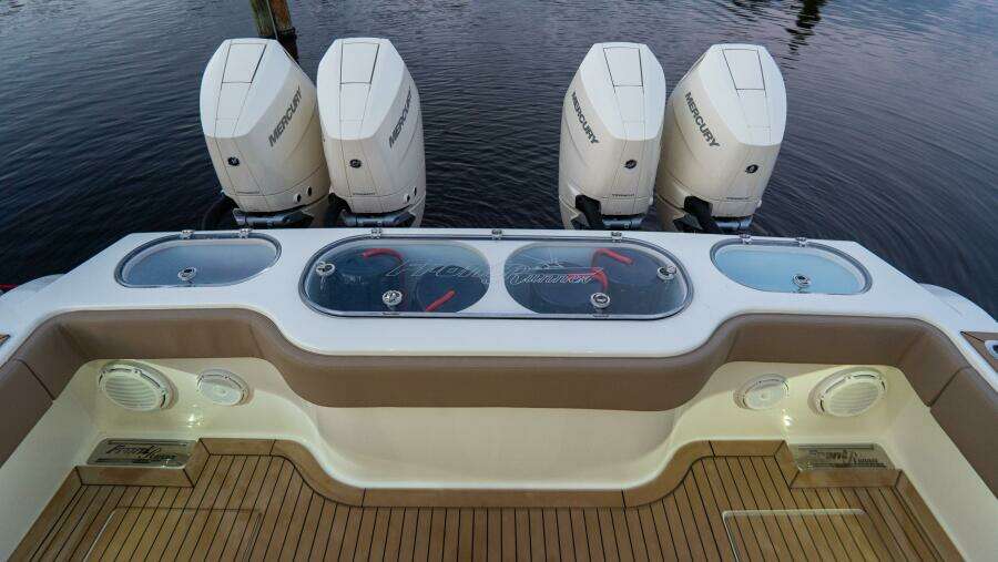 43 HTX 43ft Front Runner Yacht For Sale