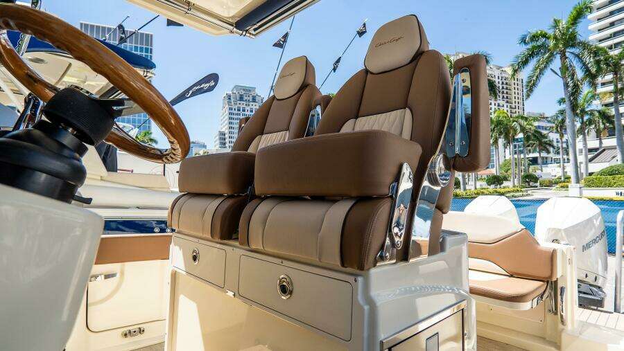 Catalina 31 31ft Chris Craft Yacht For Sale