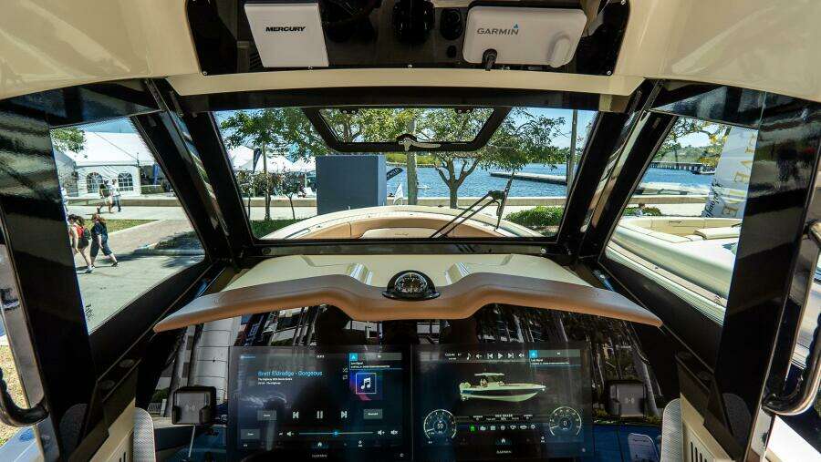 Catalina 31 31ft Chris Craft Yacht For Sale