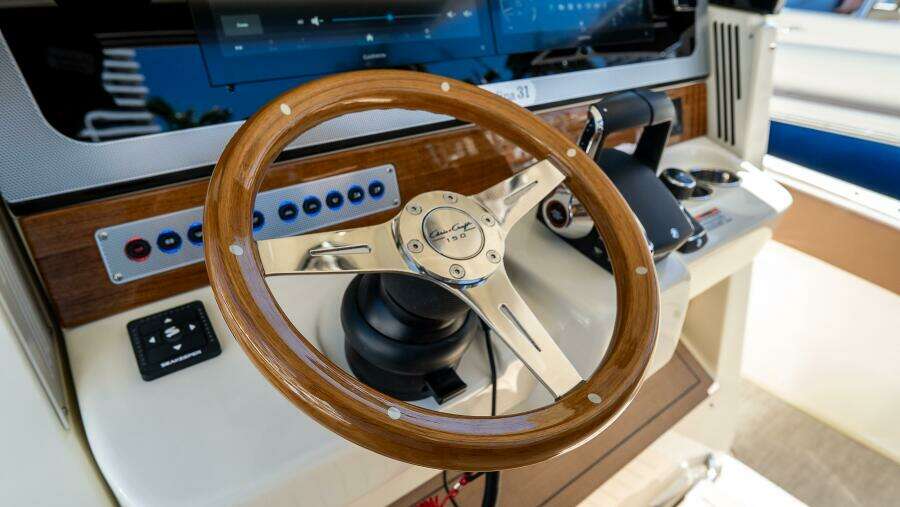 Catalina 31 31ft Chris Craft Yacht For Sale