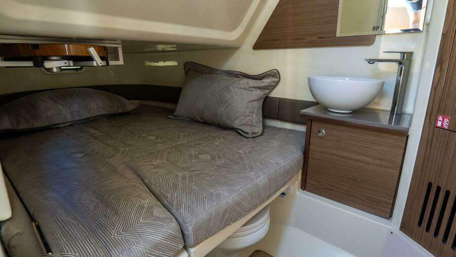 Catalina 31 31ft Chris Craft Yacht For Sale