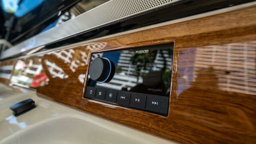 Catalina 31 31ft Chris Craft Yacht For Sale