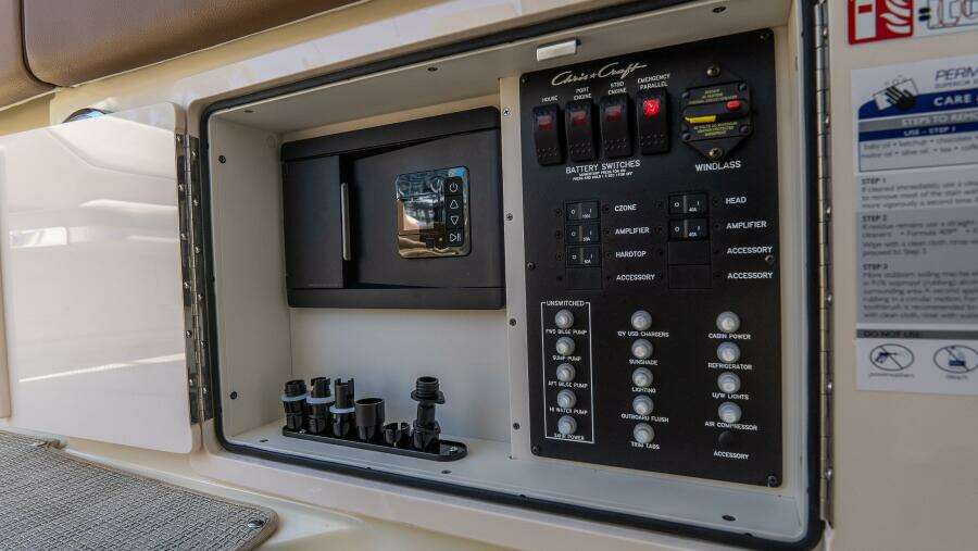 Catalina 31 31ft Chris Craft Yacht For Sale