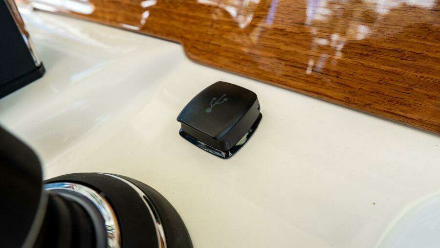 Catalina 31 31ft Chris Craft Yacht For Sale