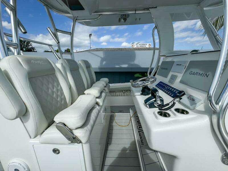 36 CC 36ft Front Runner Yacht For Sale