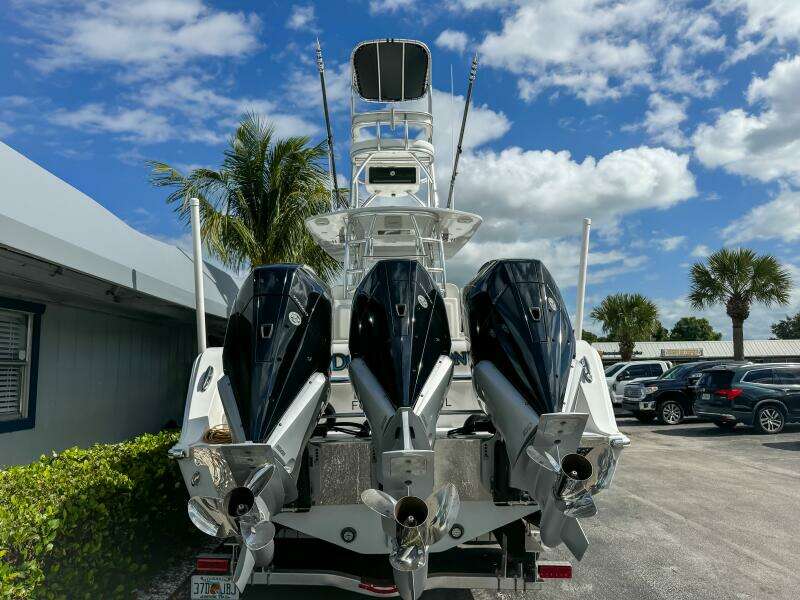 36 CC 36ft Front Runner Yacht For Sale