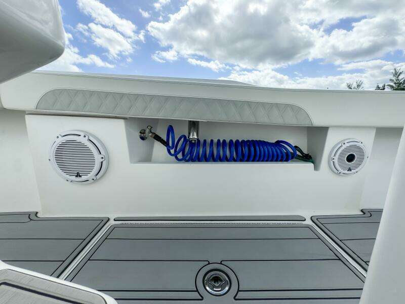 36 CC 36ft Front Runner Yacht For Sale