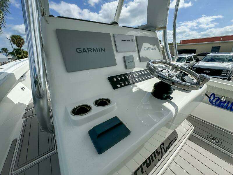 36 CC 36ft Front Runner Yacht For Sale