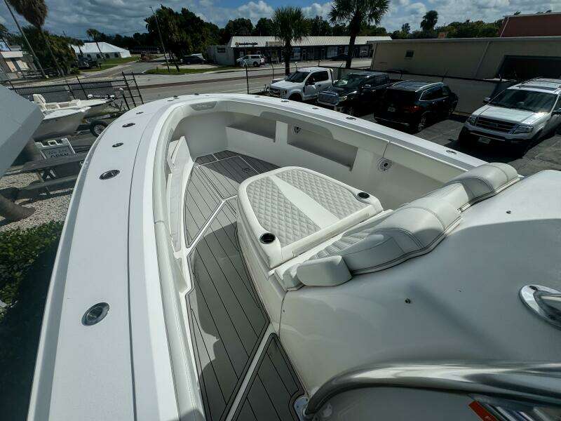 36 CC 36ft Front Runner Yacht For Sale