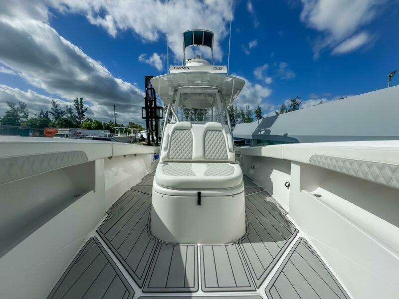 36 CC 36ft Front Runner Yacht For Sale