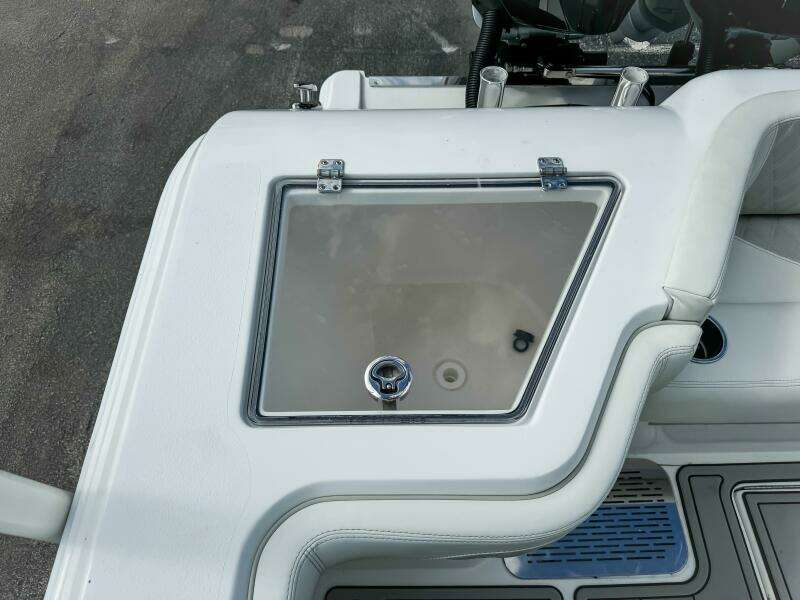 36 CC 36ft Front Runner Yacht For Sale