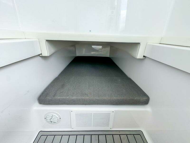 36 CC 36ft Front Runner Yacht For Sale