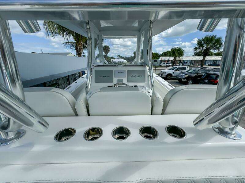 36 CC 36ft Front Runner Yacht For Sale