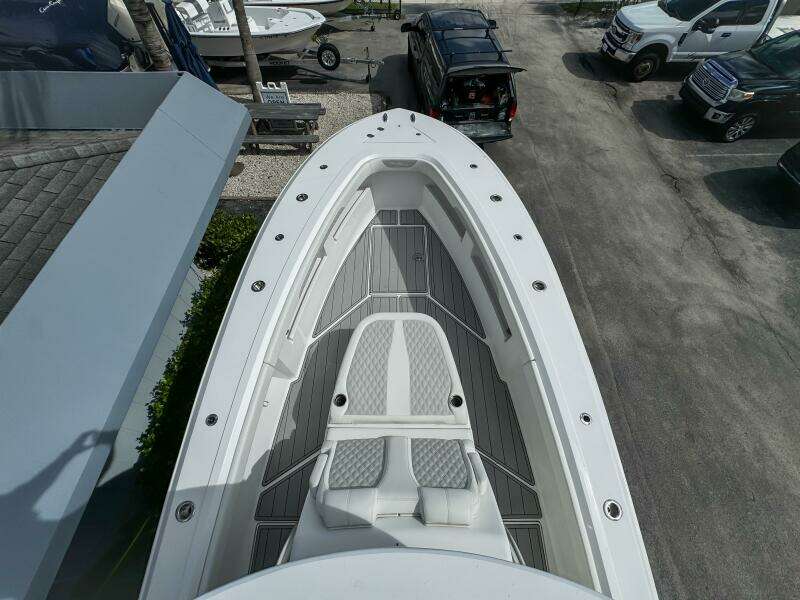 36 CC 36ft Front Runner Yacht For Sale