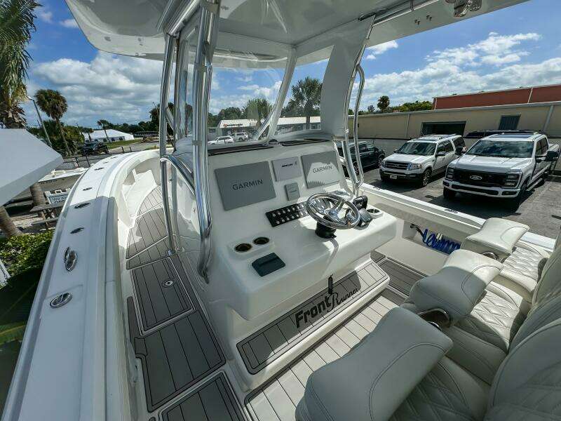 36 CC 36ft Front Runner Yacht For Sale