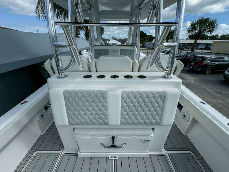 36 CC 36ft Front Runner Yacht For Sale