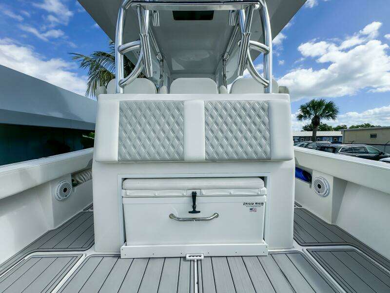 36 CC 36ft Front Runner Yacht For Sale