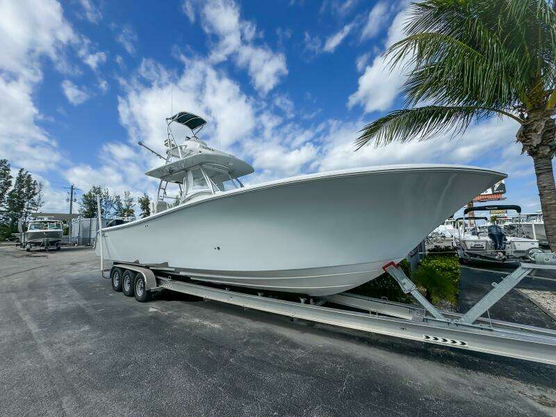 36 CC 36ft Front Runner Yacht For Sale
