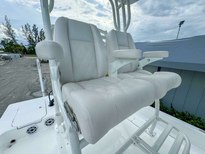 25 X3 25ft Shallow Sport Yacht For Sale