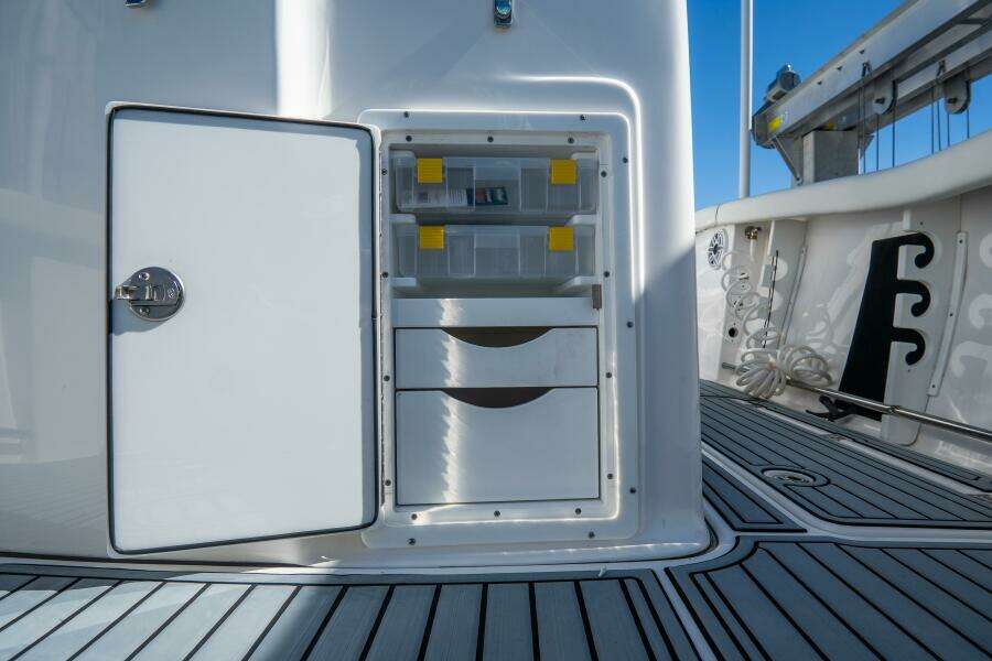 292 CC Adventure 29ft Tidewater Yacht For Sale