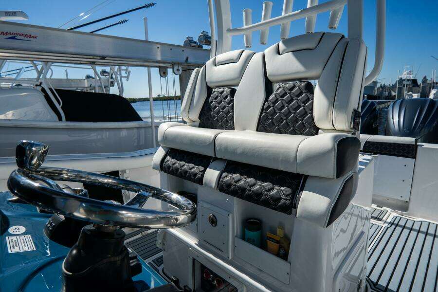 292 CC Adventure 29ft Tidewater Yacht For Sale