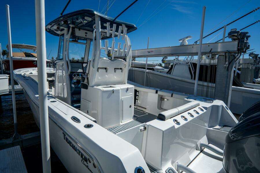 292 CC Adventure 29ft Tidewater Yacht For Sale