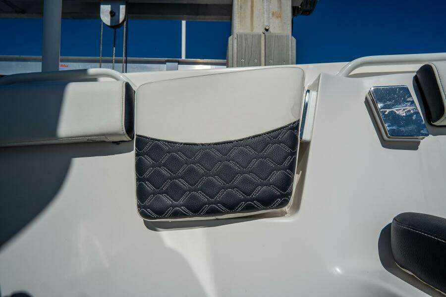 292 CC Adventure 29ft Tidewater Yacht For Sale