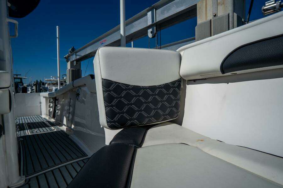 292 CC Adventure 29ft Tidewater Yacht For Sale