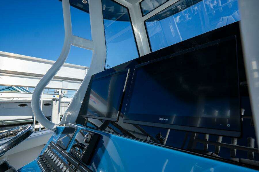 292 CC Adventure 29ft Tidewater Yacht For Sale