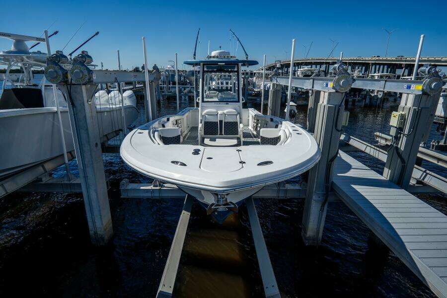 292 CC Adventure 29ft Tidewater Yacht For Sale