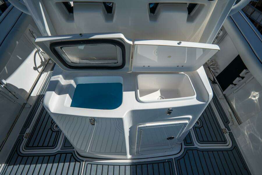 292 CC Adventure 29ft Tidewater Yacht For Sale