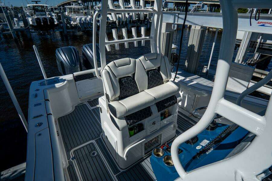 292 CC Adventure 29ft Tidewater Yacht For Sale