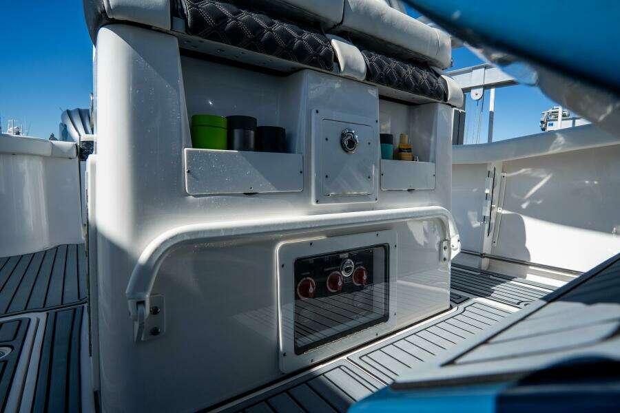 292 CC Adventure 29ft Tidewater Yacht For Sale