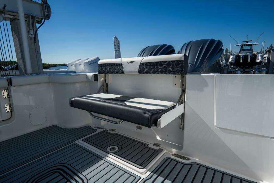 292 CC Adventure 29ft Tidewater Yacht For Sale