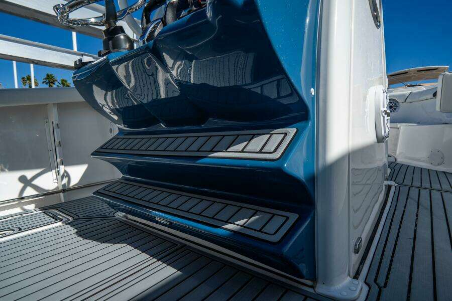 292 CC Adventure 29ft Tidewater Yacht For Sale