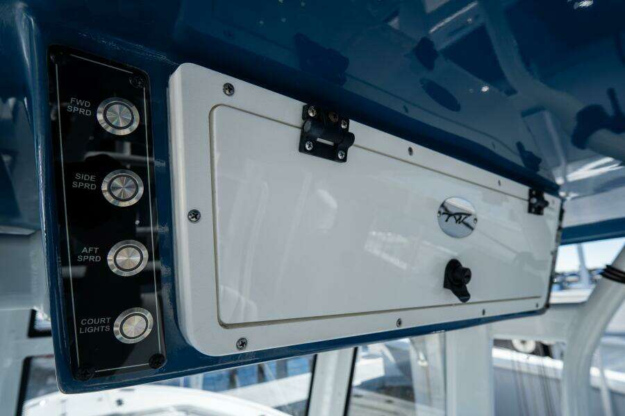 292 CC Adventure 29ft Tidewater Yacht For Sale