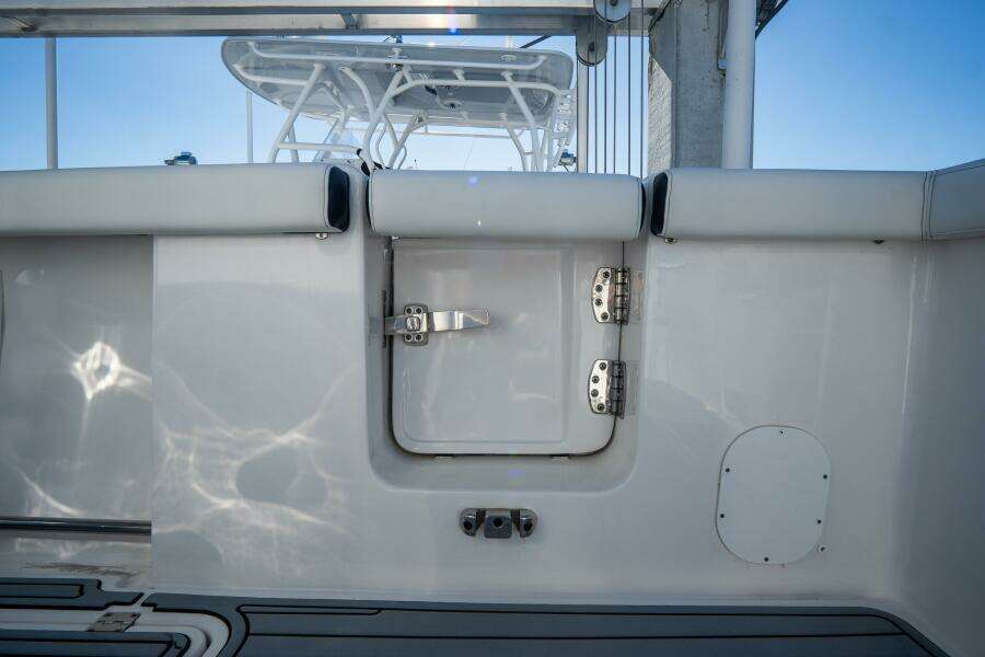 292 CC Adventure 29ft Tidewater Yacht For Sale