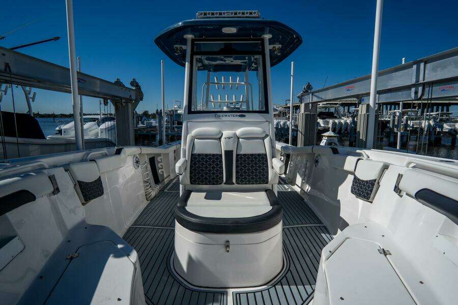292 CC Adventure 29ft Tidewater Yacht For Sale