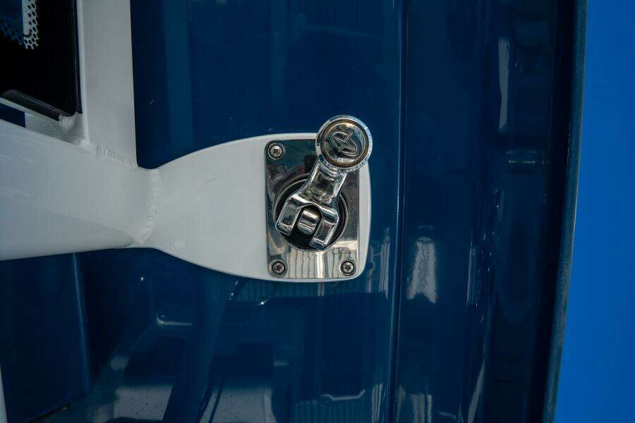 292 CC Adventure 29ft Tidewater Yacht For Sale