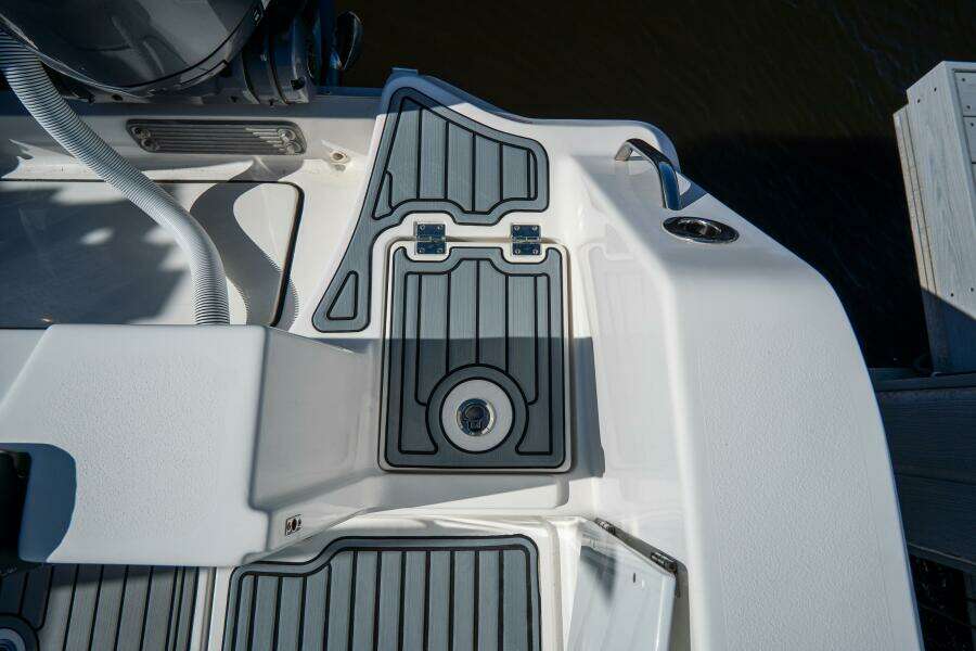 292 CC Adventure 29ft Tidewater Yacht For Sale