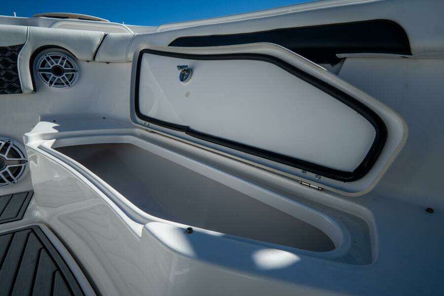 292 CC Adventure 29ft Tidewater Yacht For Sale