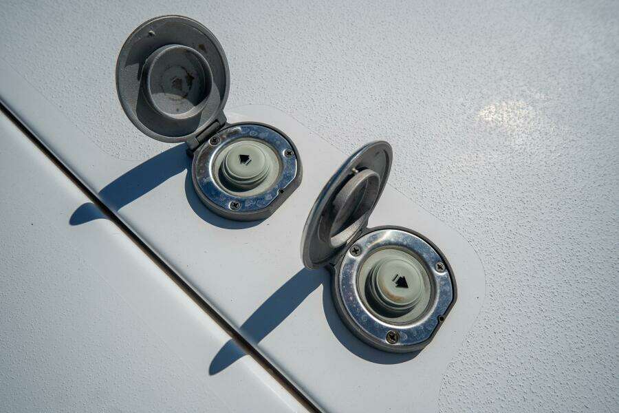 292 CC Adventure 29ft Tidewater Yacht For Sale