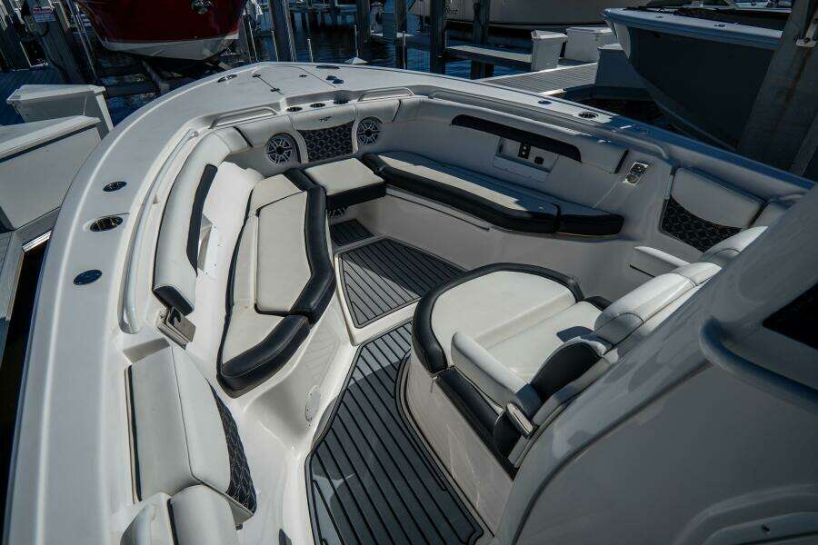 292 CC Adventure 29ft Tidewater Yacht For Sale