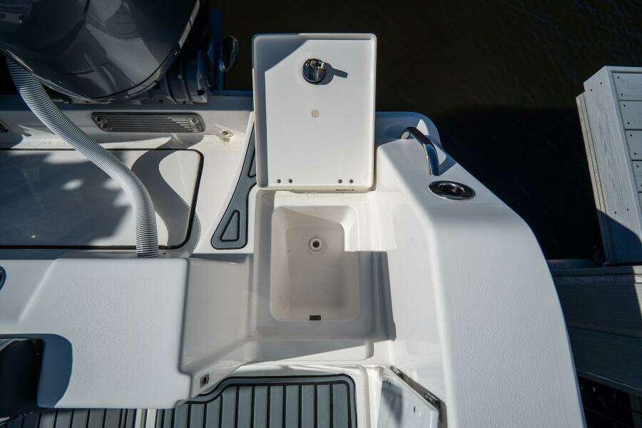 292 CC Adventure 29ft Tidewater Yacht For Sale