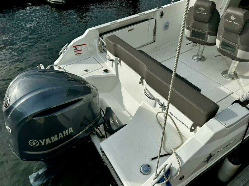 LADY LILY 24ft Jeanneau Yacht For Sale