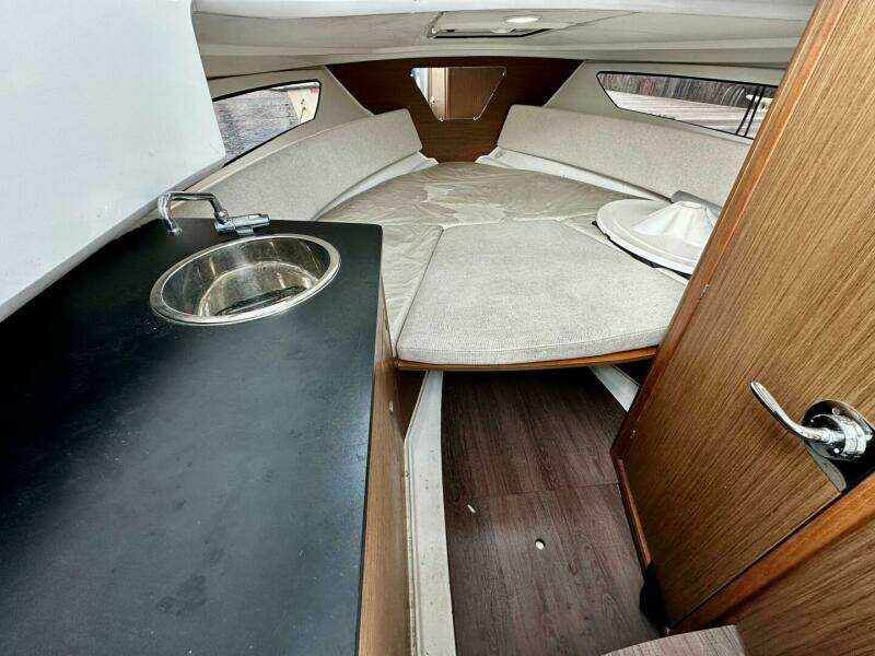 LADY LILY 24ft Jeanneau Yacht For Sale
