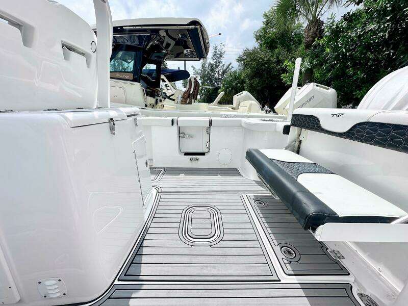 292 CC Adventure 29ft Tidewater Yacht For Sale